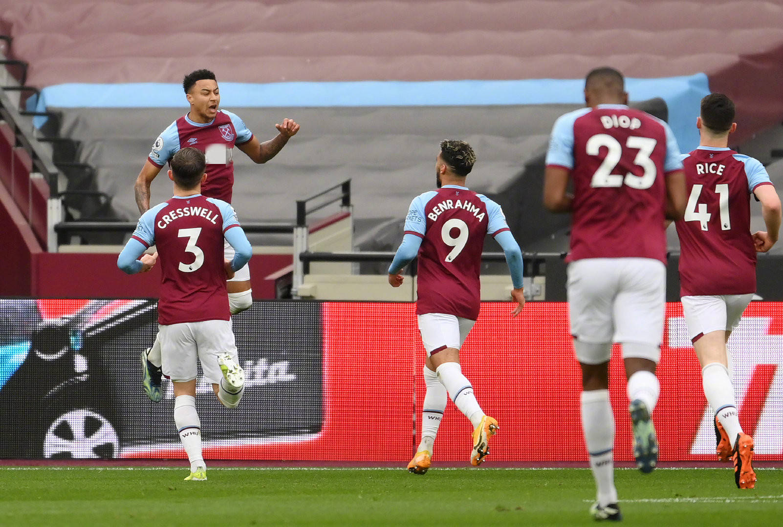 期间都表现 期间都表现